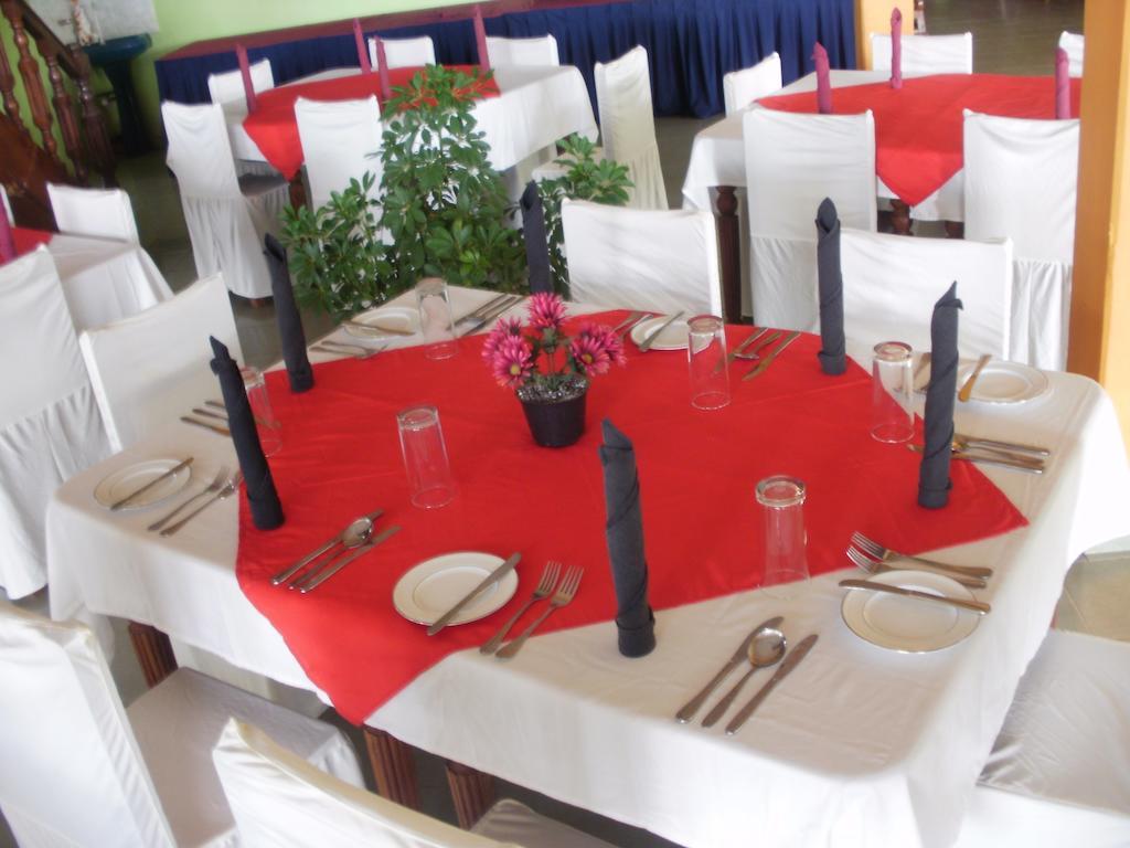 Nilketha Villa Eco Hotel Anuradhapura Buitenkant foto