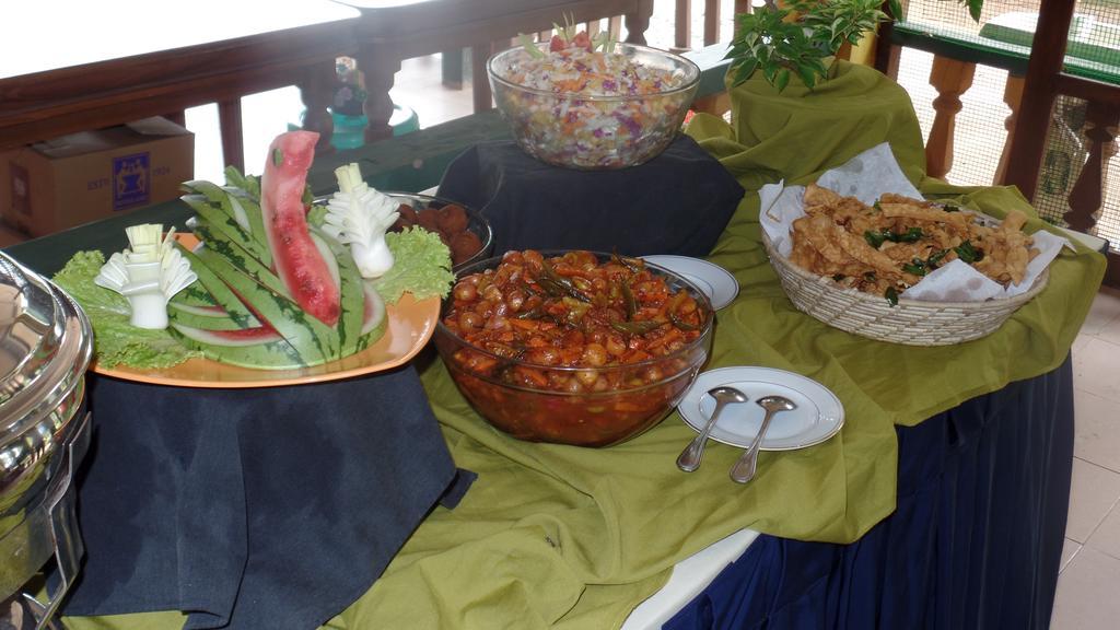 Nilketha Villa Eco Hotel Anuradhapura Buitenkant foto