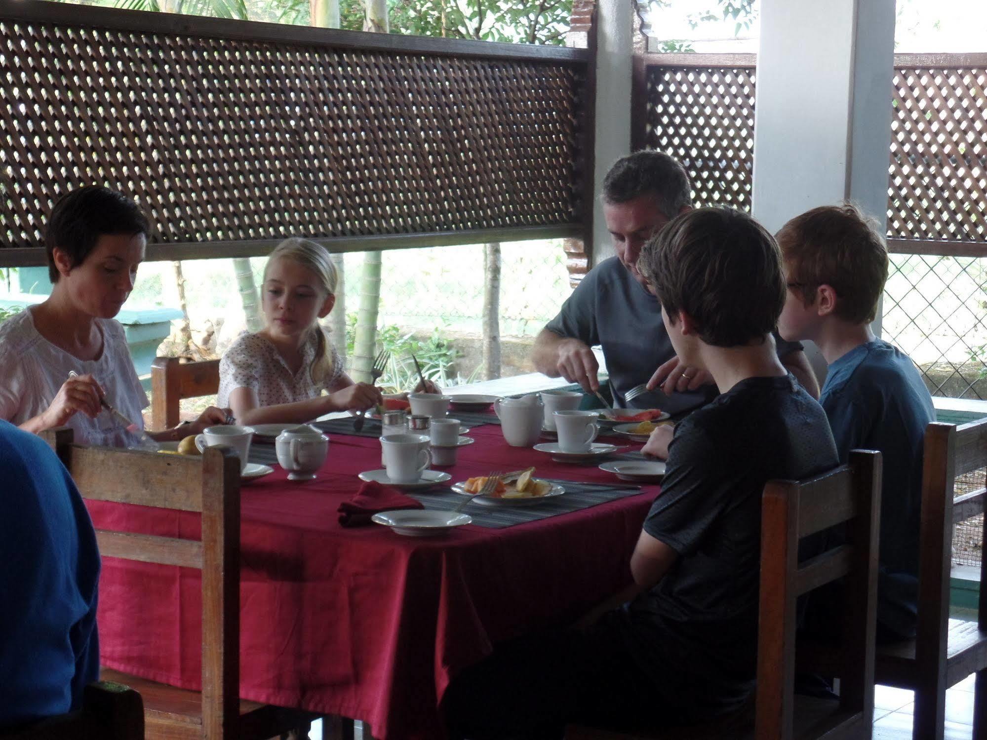 Nilketha Villa Eco Hotel Anuradhapura Buitenkant foto