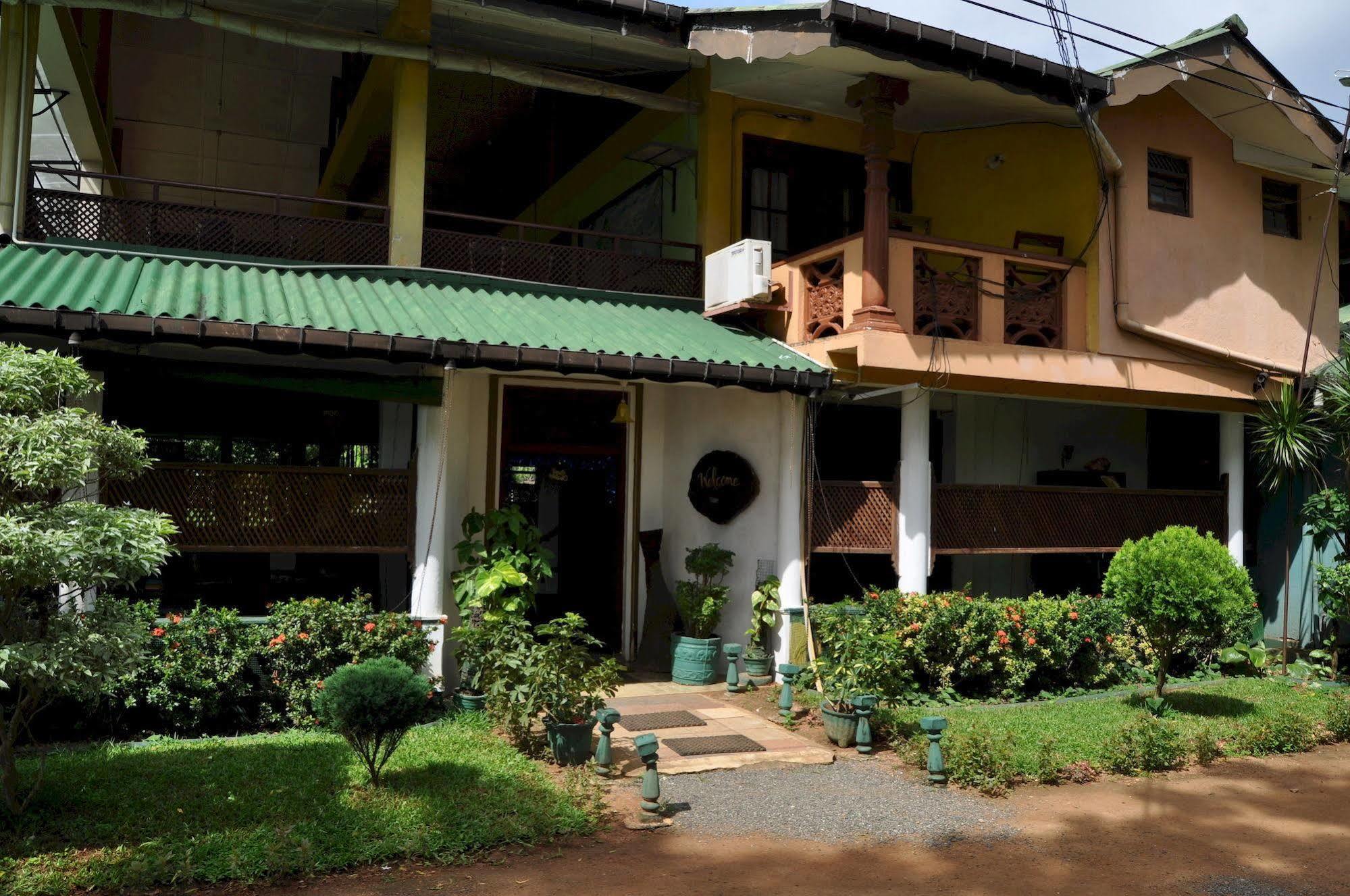 Nilketha Villa Eco Hotel Anuradhapura Buitenkant foto